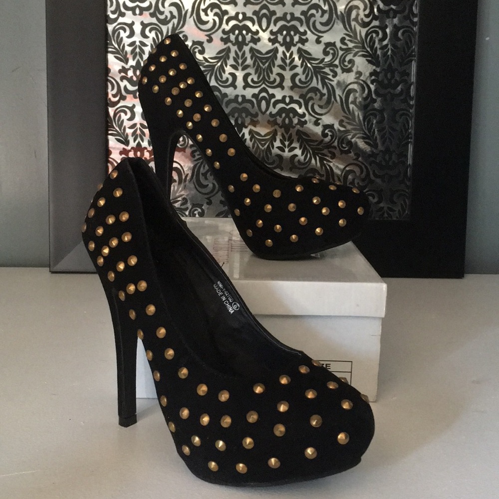 Ami Black and gold studded pumps Sz 8
